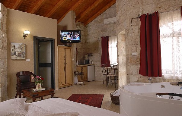 אלון בגליל בקתות עץ - ������ �כחל - ������ ����